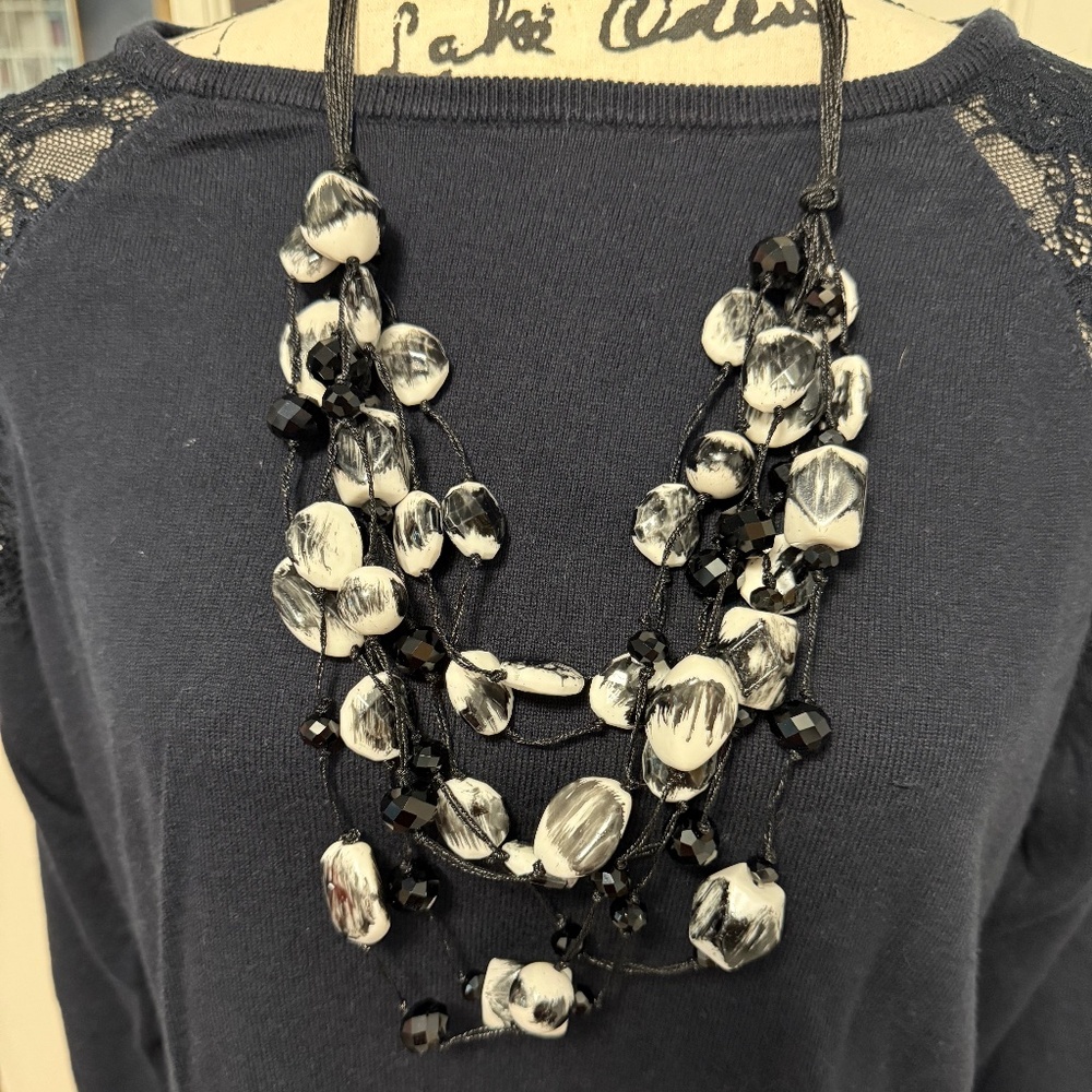 Necklace, Black & White 7 strand, NWOT